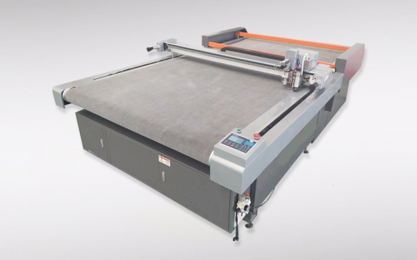 汽車內(nèi)飾振動刀切割機